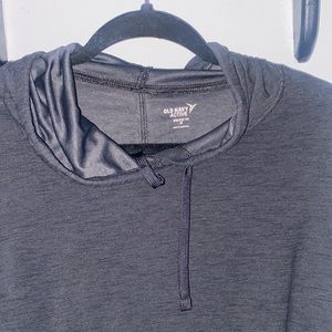 Old navy active ling sleeve